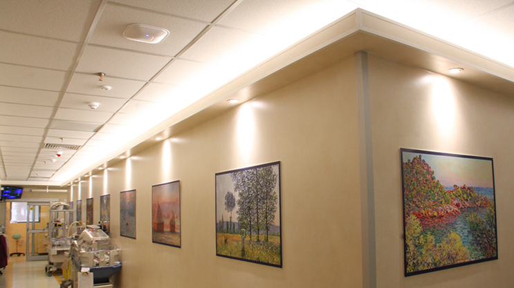 Projeto com faixas de LEDs Lumiflex: Iluminação da enfermaria do Hospital Pediátrico, em 24/7